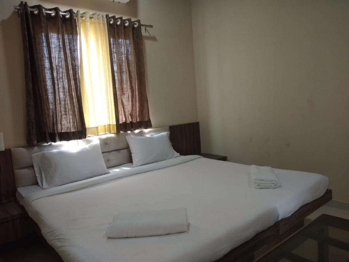 Hotel Krishna Exotica Ahmednagar Exterior foto