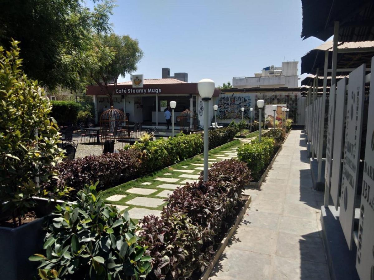 Hotel Krishna Exotica Ahmednagar Exterior foto